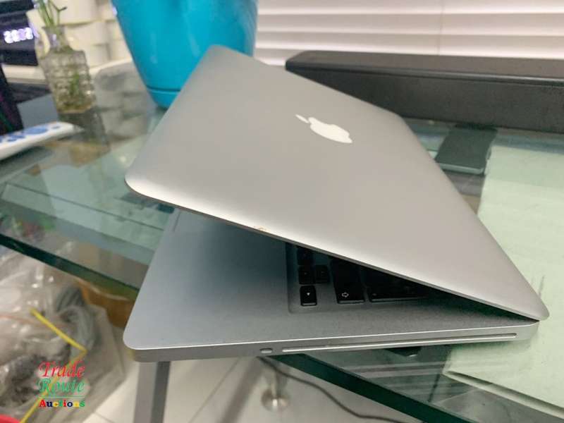 MacBook Pro 13.3-inch | Core i5 2.5GHz | 4GB RAM | 500GB HDD