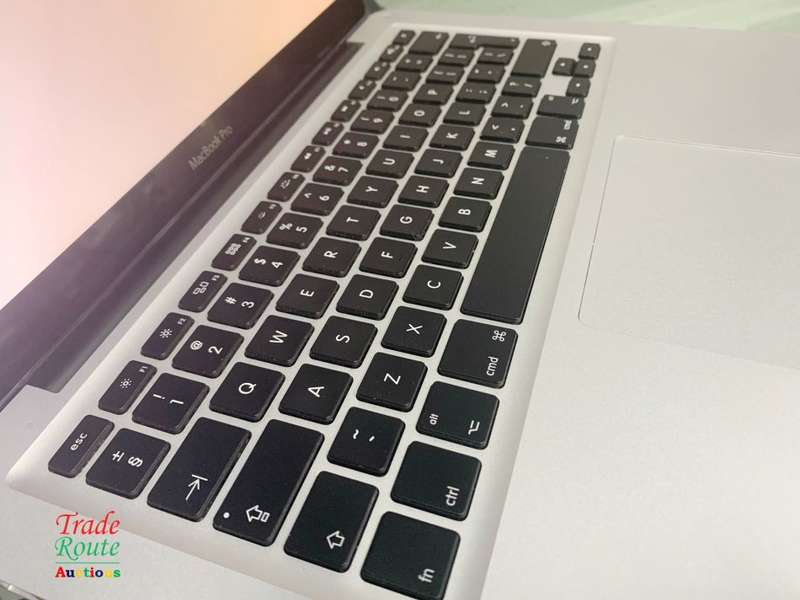 MacBook Pro 13.3-inch | Core i5 2.5GHz | 4GB RAM | 500GB HDD