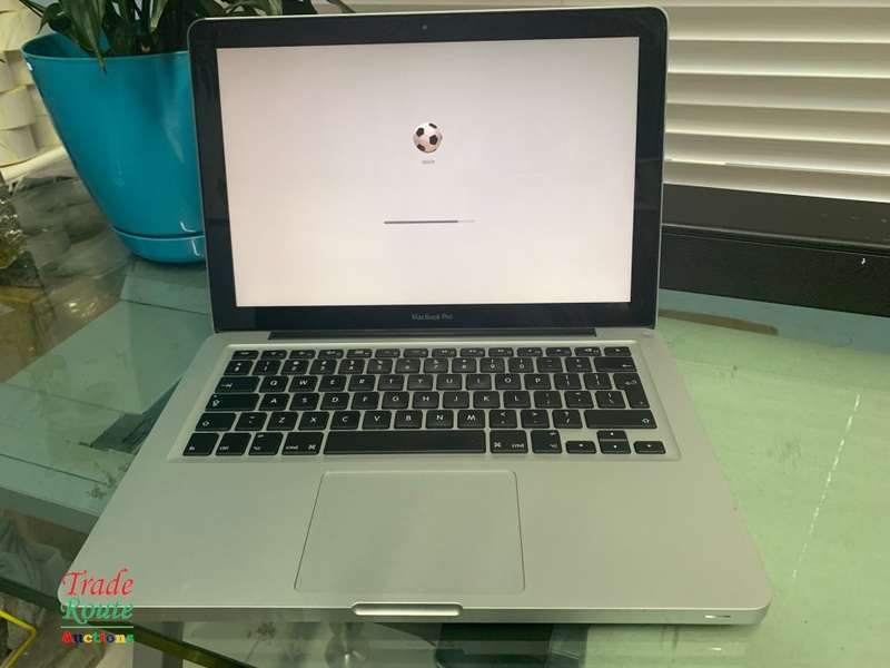 MacBook Pro 13.3-inch | Core i5 2.5GHz | 4GB RAM | 500GB HDD