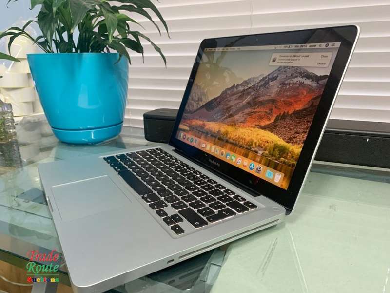 MacBook Pro 13.3-inch | Core i5 2.5GHz | 4GB RAM | 500GB HDD