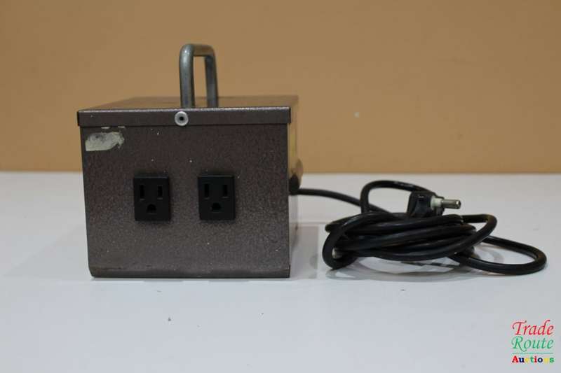 Step Down Transformer 220V to 110V - US Plug