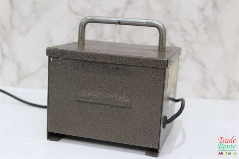 Auto Transformer - Auto Step Down Transformer 220V to 110V US PLUG