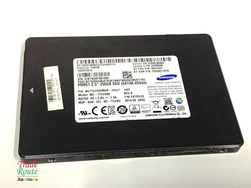 SAMSUNG 256GB SSD - Solid State Drive 2.5"