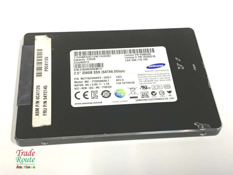 SAMSUNG 256GB SSD - Solid State Drive 2.5"