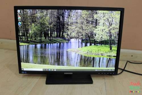 Samsung S22E450BW 22-Inch LED Monitor - DVI & VGA -  1680 x 1050