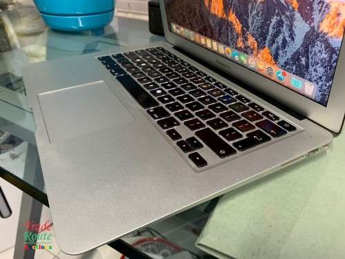 MacBook Air 13.3-inch | Core i5