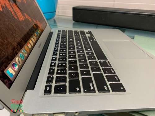 MacBook Air 13.3-inch | Core i5 1.8GHz | 4GB RAM | 128GB SSD DRIVE