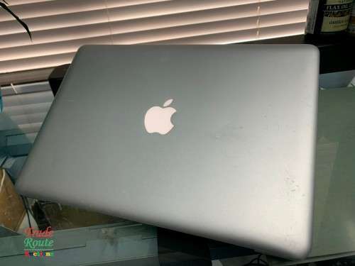 MacBook Pro 13.3-inch | Core i5 2.5GHz | 8GB RAM | 500GB HDD | Apple Laptop Notebook