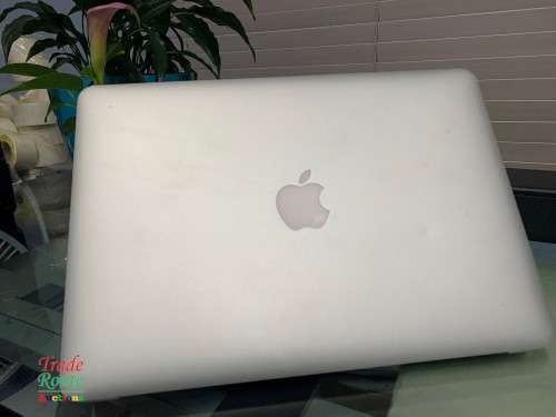 MacBook Air 13.3-inch | Core i5 1.4GHz | 4GB RAM | 256GB SSD DRIVE **  EARLY 2014***