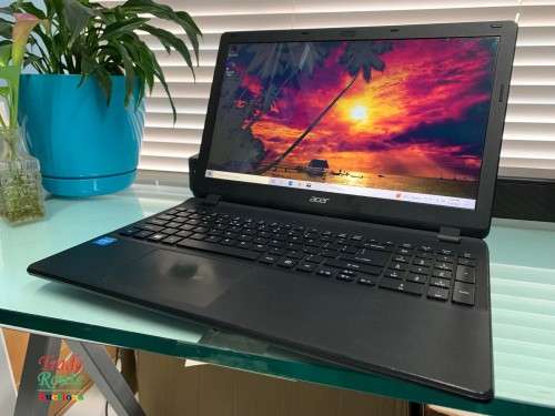 Acer Aspire ES 15 (MODEL ES1-512) 15.6inch Laptop