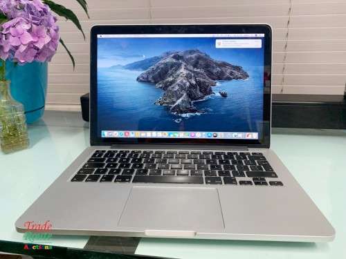 Apple MacBook Pro 13.3-inch  | Core i5 2.4GHz | 8GB RAM | 256GB SSD  ** RETINA DISPLAY * LATE 2013