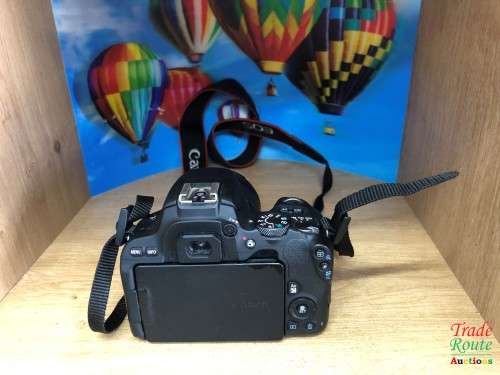 Canon EOS 200D DSLR Camera - 24.2MP - DIGIC 7 - with Canon 18-55 IS STM Lens kit
