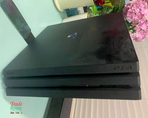 For Spares or Repair - Sony Playstation 4 Console Pro  [CUH-7016b] PS4 PRO - Disc not reading