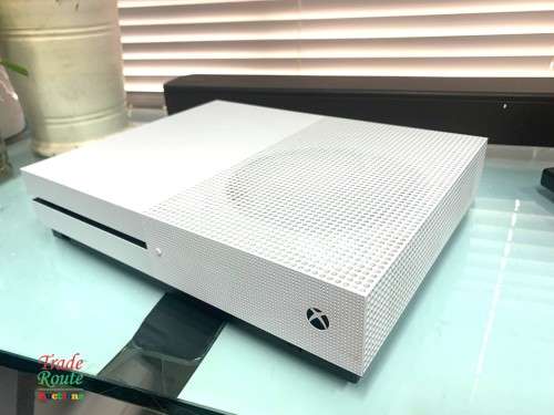 XBOX One S Console (WHITE) Model 1681 1TB [ NO CONTROLLER ]