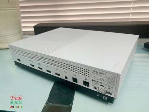 XBOX One S Console (WHITE) Model 1681 1TB [ NO CONTROLLER ]