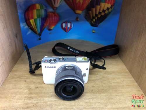 Canon EOS M10 Mirrorless Camera Kit with EF-M 15-45mm Image Stabilization STM Lens Kit (White)