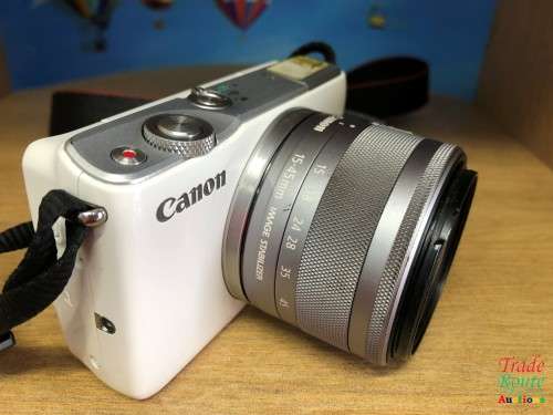 Canon EOS M10 Mirrorless Camera Kit with EF-M 15-45mm Image Stabilization STM Lens Kit (White)