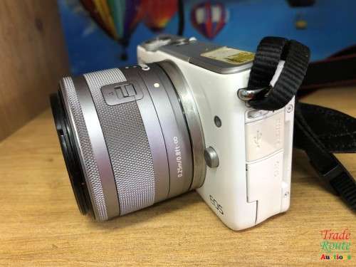 Canon EOS M10 Mirrorless Camera Kit with EF-M 15-45mm Image Stabilization STM Lens Kit (White)