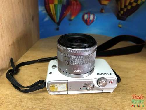 Canon EOS M10 Mirrorless Camera Kit with EF-M 15-45mm Image Stabilization STM Lens Kit (White)
