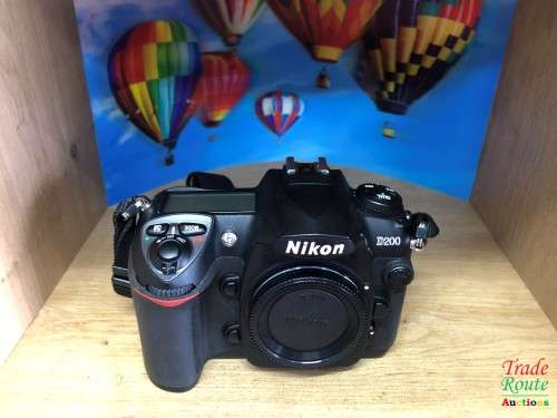 Nikon D200 PROFESSIONAL Digital SLR Camera Body ONLY