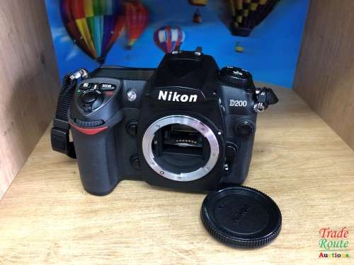 Nikon D200 PROFESSIONAL Digital SLR Camera Body ONLY