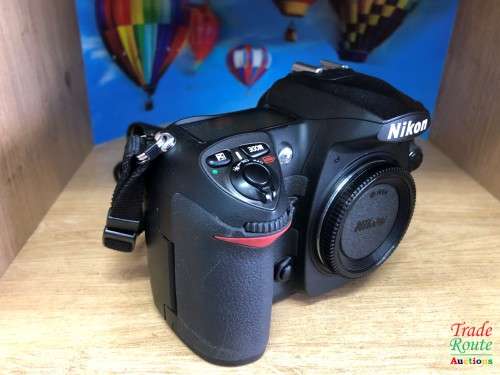 Nikon D200 PROFESSIONAL Digital SLR Camera Body ONLY