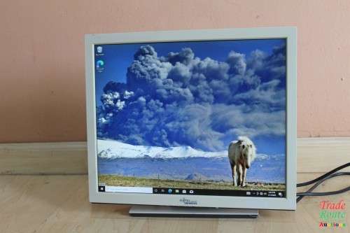 Fujitsu Siemens Computers LCD Color Monitor - D-80807