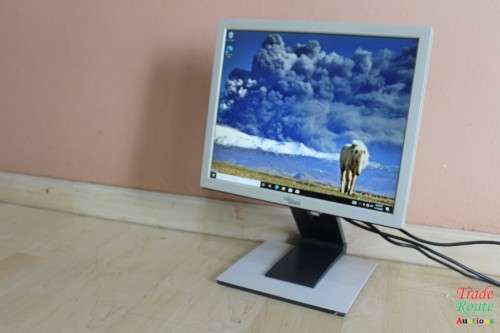 Fujitsu Siemens Computers LCD Color Monitor - D-80807