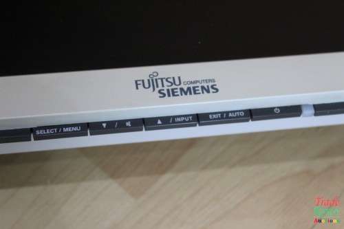 Fujitsu Siemens Computers LCD Color Monitor - D-80807