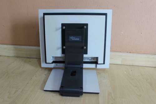 Fujitsu Siemens Computers LCD Color Monitor - D-80807