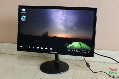 Samsung S19F350HN 18.5` W-LED LED Monitor [ POWER ADAPTER NOT INCLUDED]