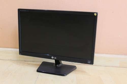 LG E1942C-BN 19 inch LED Wide Screen Monitor [ NO POWER ADAPTER INCLUDED ] TESTED WORKING
