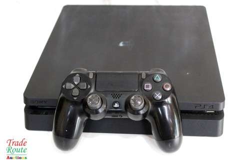 Sony PS4 PlayStation 4 SLIM console  Jet Black  *** SONY PS4 ***
