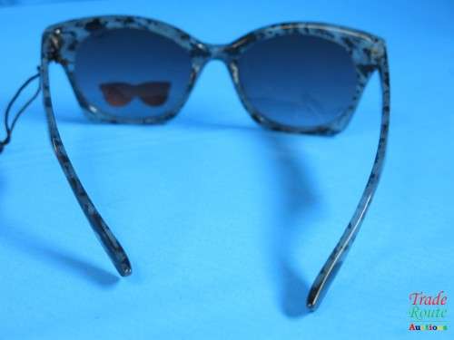 Le Specs  Polarized Sunglass - IN GENERIC HARD CASE