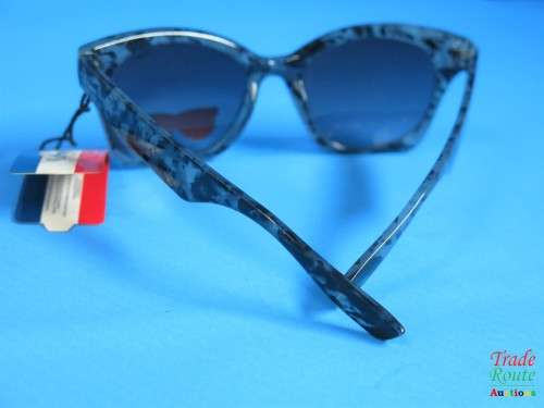 Le Specs  Polarized Sunglass - IN GENERIC HARD CASE