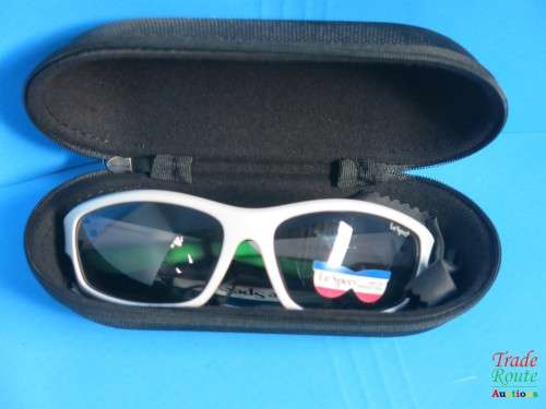 Le Specs  Polarized Sunglass - IN GENERIC HARD CASE