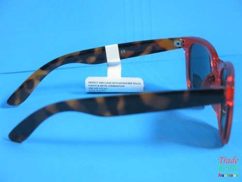 Le Specs  Polarized Sunglass - IN HARD CASE