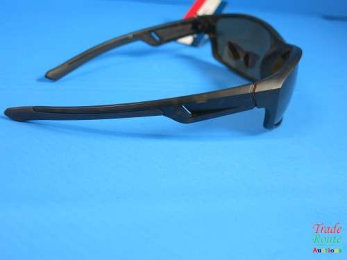 Le Specs  Polarized Sunglass - IN HARD CASE