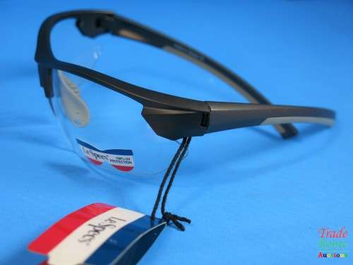Le Specs  Polarized Sunglass - IN HARD CASE