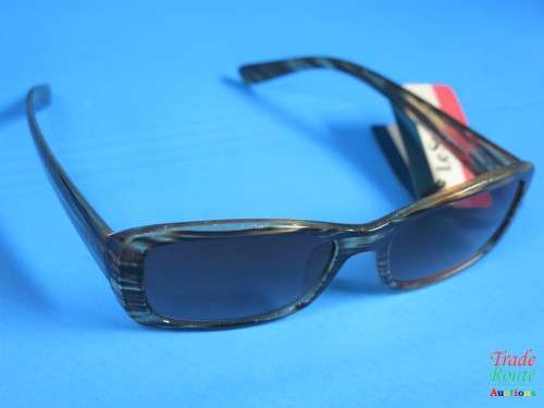 Le Specs  Polarized Sunglass - IN HARD CASE