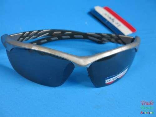Le Specs  Polarized Sunglass - IN HARD CASE