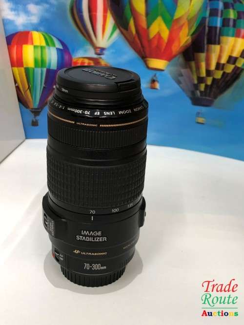 Canon EF 70-300mm IS USM ZOOM LENS - Can be used with Full Frame Cameras