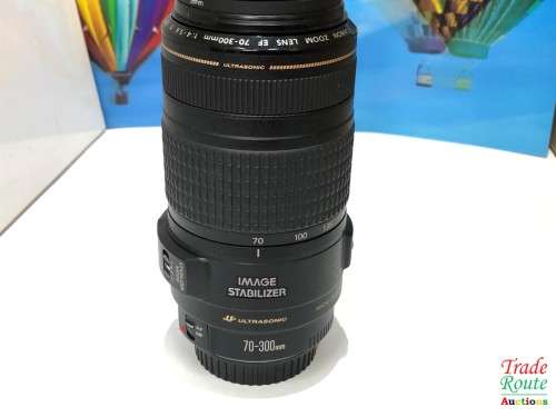 Canon EF 70-300mm IS USM ZOOM LENS - Can be used with Full Frame Cameras