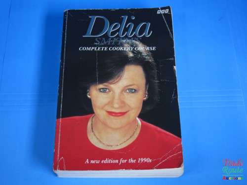 Delia Smith`s Complete Cookery Course Book - A new edition for the 1990s