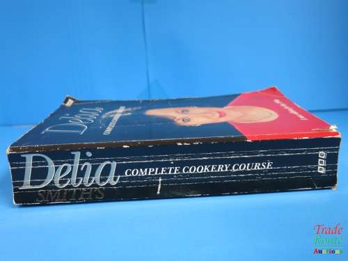 Delia Smith`s Complete Cookery Course Book - A new edition for the 1990s