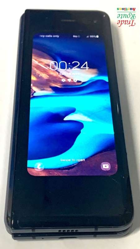 Samsung Galaxy Fold SM-F900F Smartphone - For Spares (or) Repairs