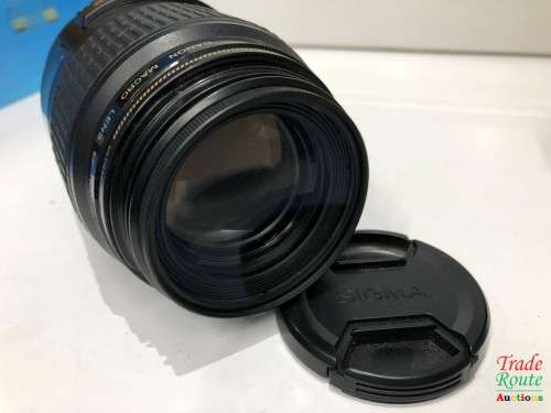 Canon EF 100mm f/2.8 USM Macro Lens