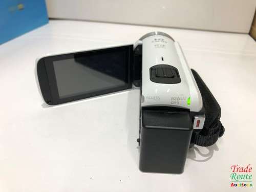 Canon LEGRIA HF R606 Full HD Camcorder (PAL, White)