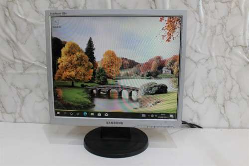 SAMSUNG SyncMaster 720N Monitor Diagonal: 17` - LS17MJVKS