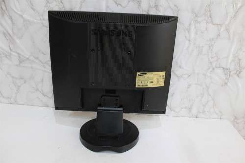 SAMSUNG SyncMaster 720N Monitor Diagonal: 17` - LS17MJVKS